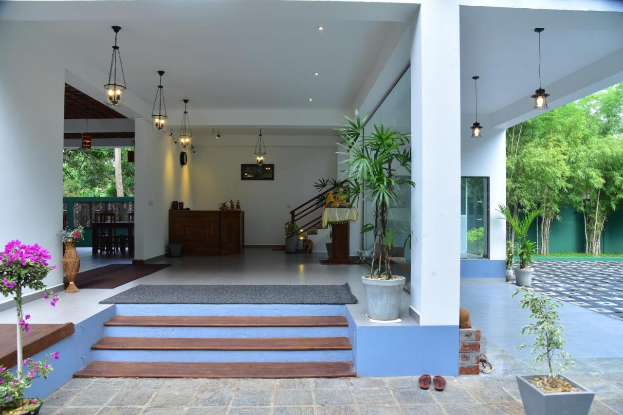 Eden Grand Hotel Dambulla Buitenkant foto