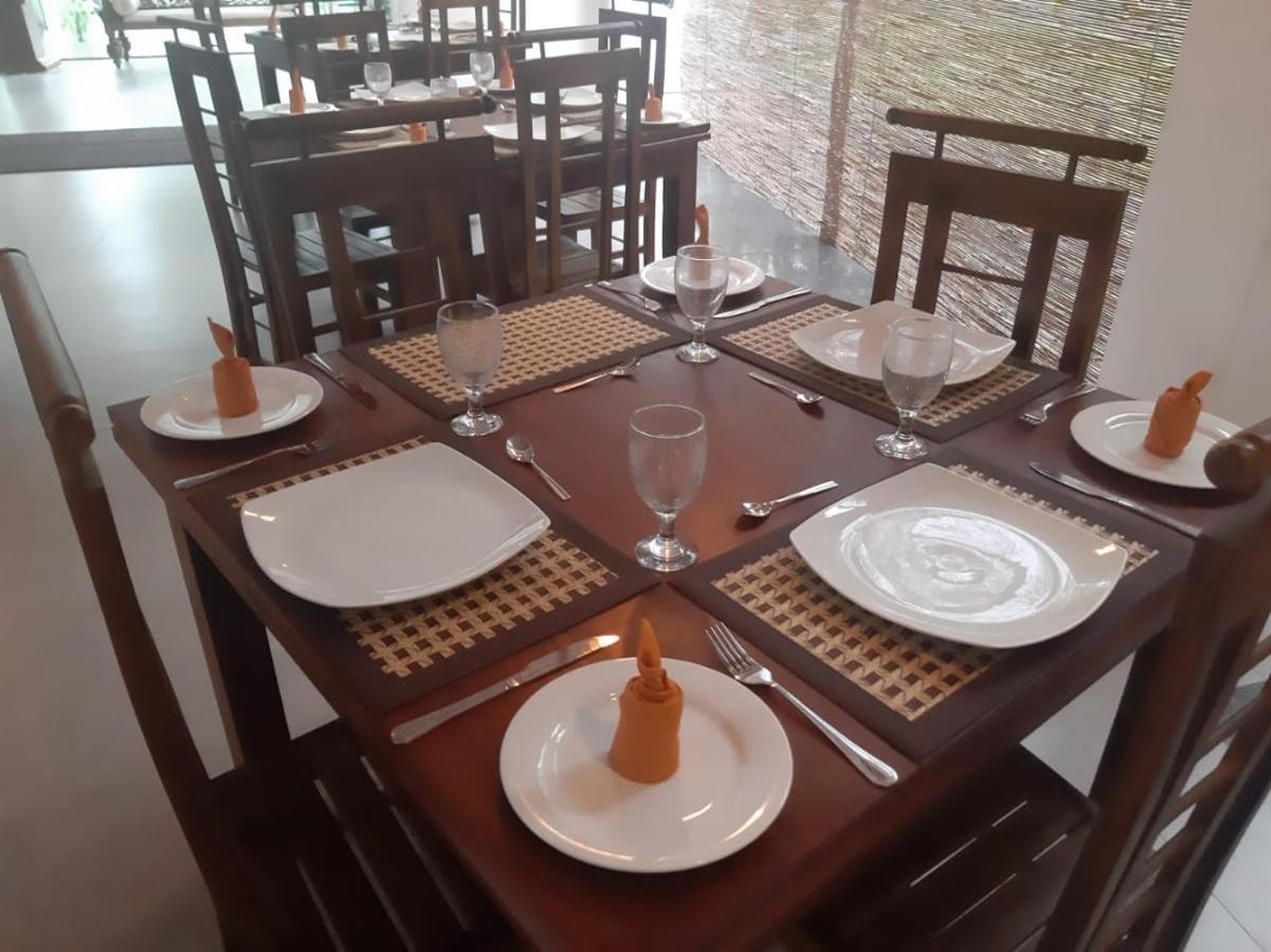Eden Grand Hotel Dambulla Buitenkant foto