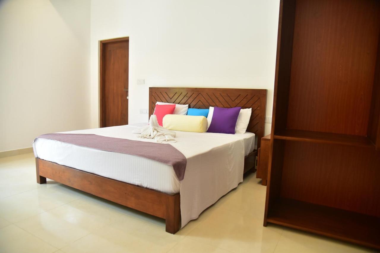Eden Grand Hotel Dambulla Buitenkant foto