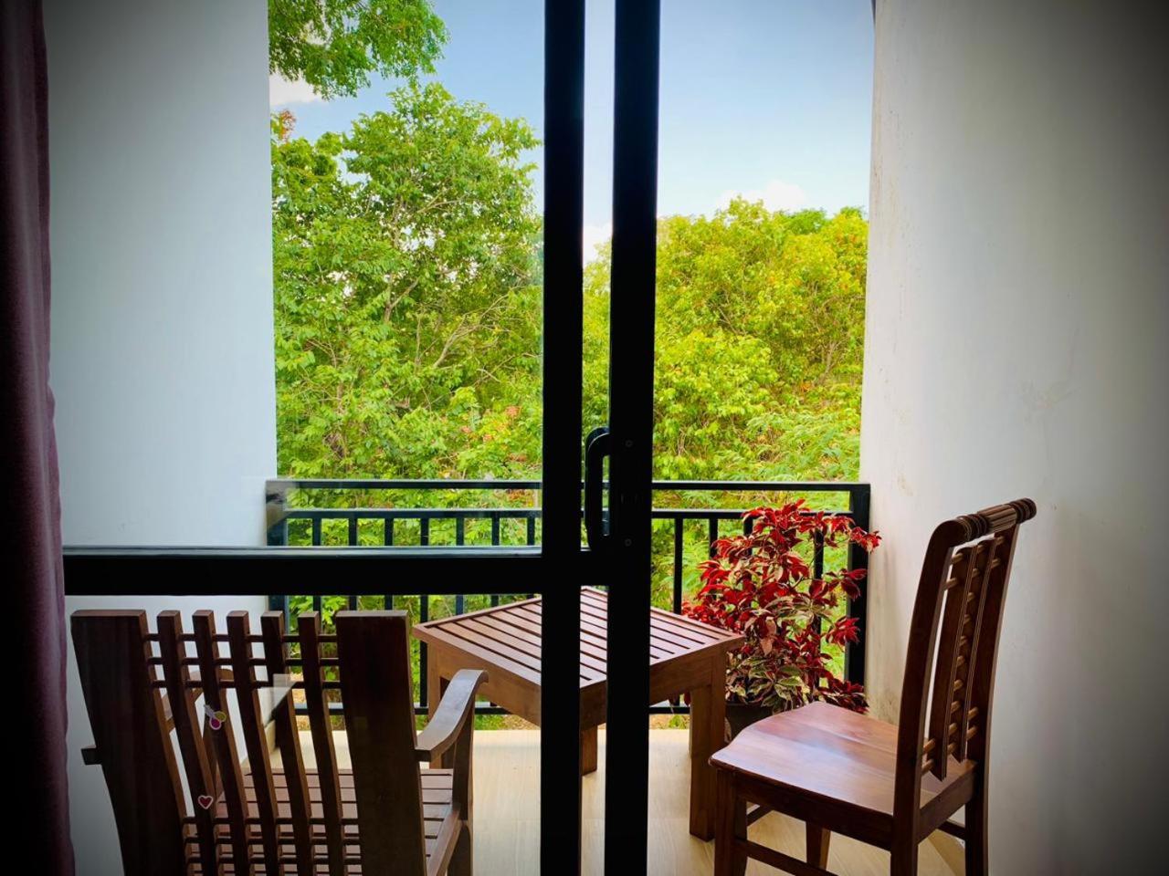 Eden Grand Hotel Dambulla Buitenkant foto