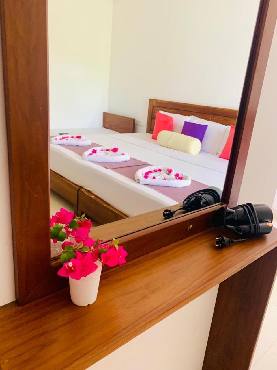 Eden Grand Hotel Dambulla Buitenkant foto