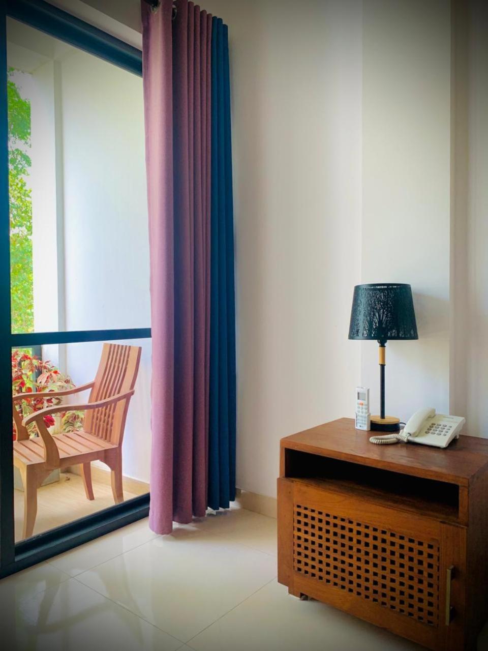 Eden Grand Hotel Dambulla Buitenkant foto