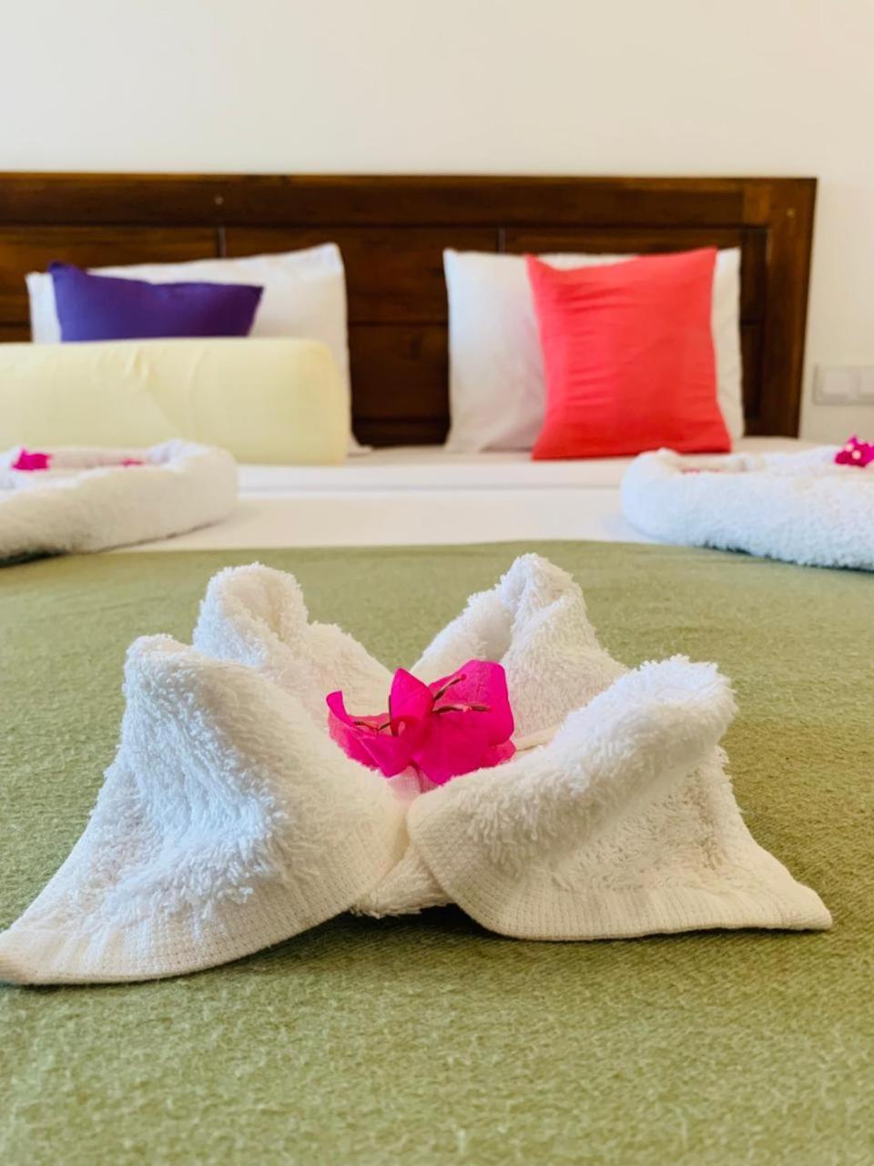 Eden Grand Hotel Dambulla Buitenkant foto